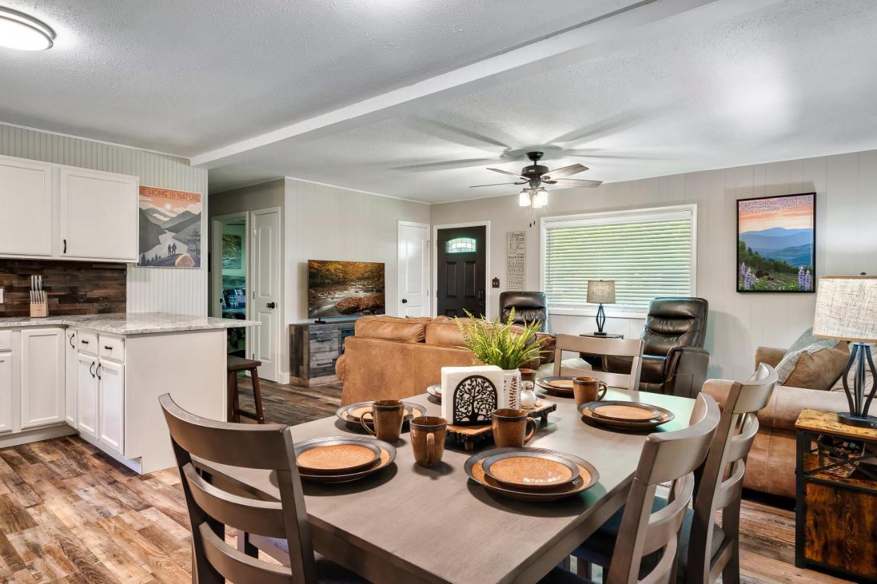 Modern Gem Near Dollywood, Gatlinburg & Smokies - 2 Mins To Pkwy & Strip, Hot Tub, Fire Pit, Cable, Hi-speed Wifi Pigeon Forge