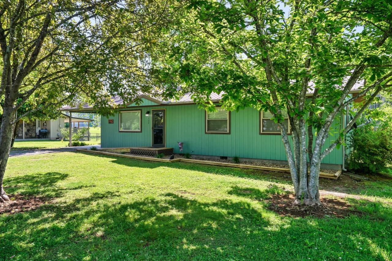 Hébergement de vacances Modern Gem Near Dollywood, Gatlinburg & Smokies - 2 Mins To Pkwy & Strip, Hot Tub, Fire Pit, Cable, Hi-speed Wifi *