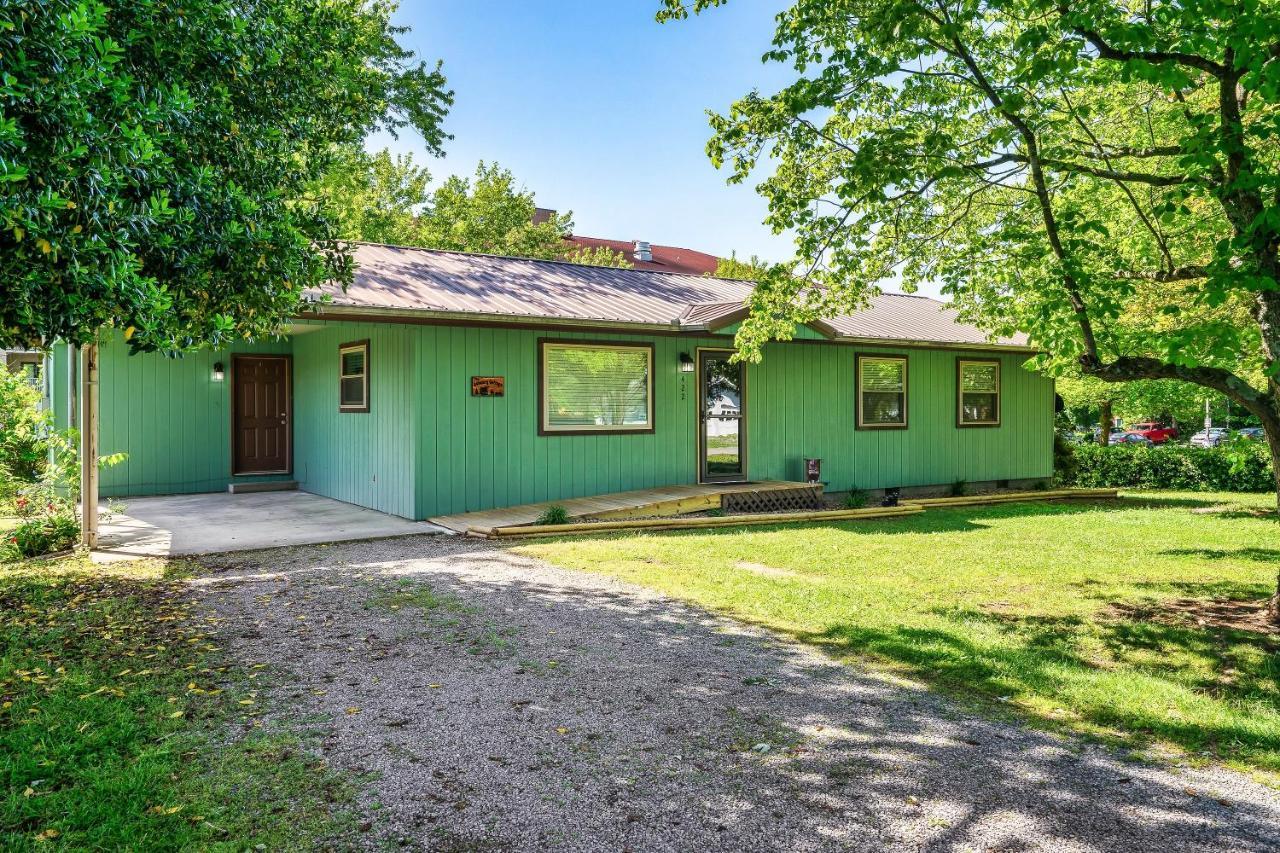 Hébergement de vacances Modern Gem Near Dollywood, Gatlinburg & Smokies - 2 Mins To Pkwy & Strip, Hot Tub, Fire Pit, Cable, Hi-speed Wifi