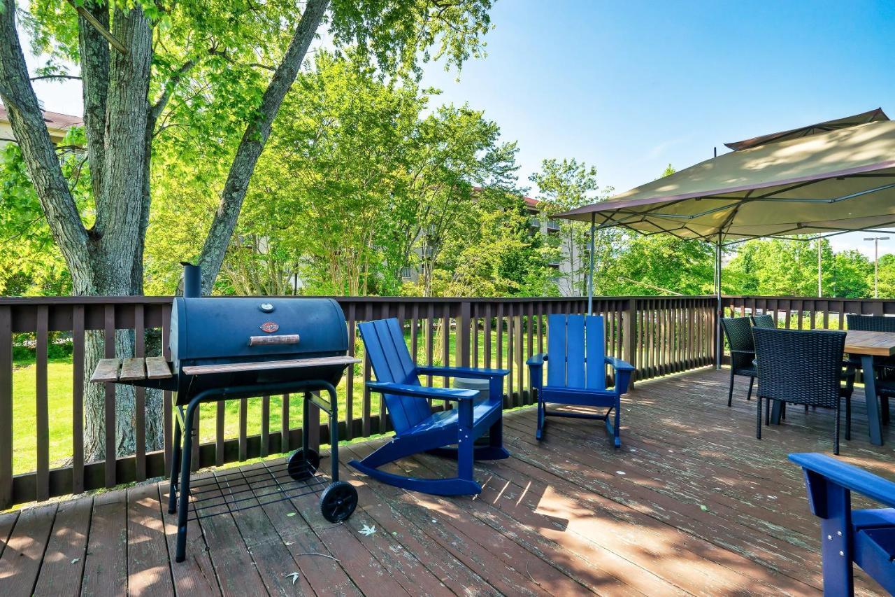 Modern Gem Near Dollywood, Gatlinburg & Smokies - 2 Mins To Pkwy & Strip, Hot Tub, Fire Pit, Cable, Hi-speed Wifi Hébergement de vacances *